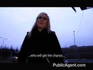 Publicagent - на открытом воздухе чертовски с блондинкой
