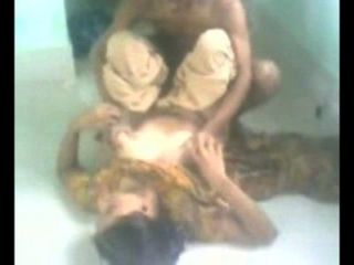Индийская любительское горничная домашнее секс записанный скрытой камеры