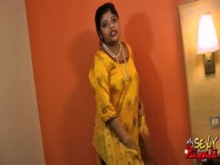 Индийская порнозвезда сексуальная красотка Rupali
