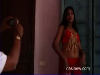 индийский режиссер секс с моделью актрисы во время прослушивания фотосессией