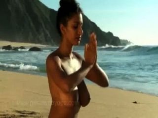 обнаженная йога - богиня океана трейлер