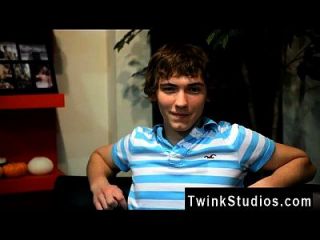 Twink Video Josh Bensan - харизматичный молодой парень из охио. он