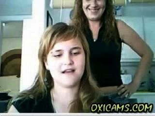 веб-камера испанский 20лет девушка девушка мама показывает сиськи (новые 1)