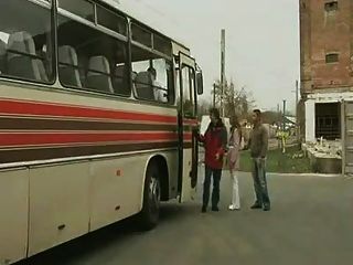 Порно видео школьный автобус 3