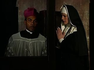 глотание спермы монахиню