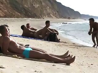 завести новых друзей в гей пляж