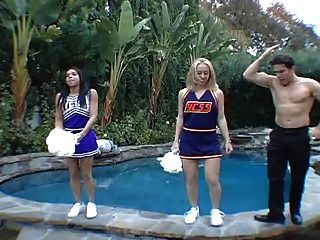 Goldie Cox и черное лицо Cheerleader
