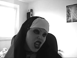 Сексуальные злые монахини