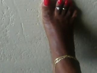 мои очень длинные ногти на ногах 2